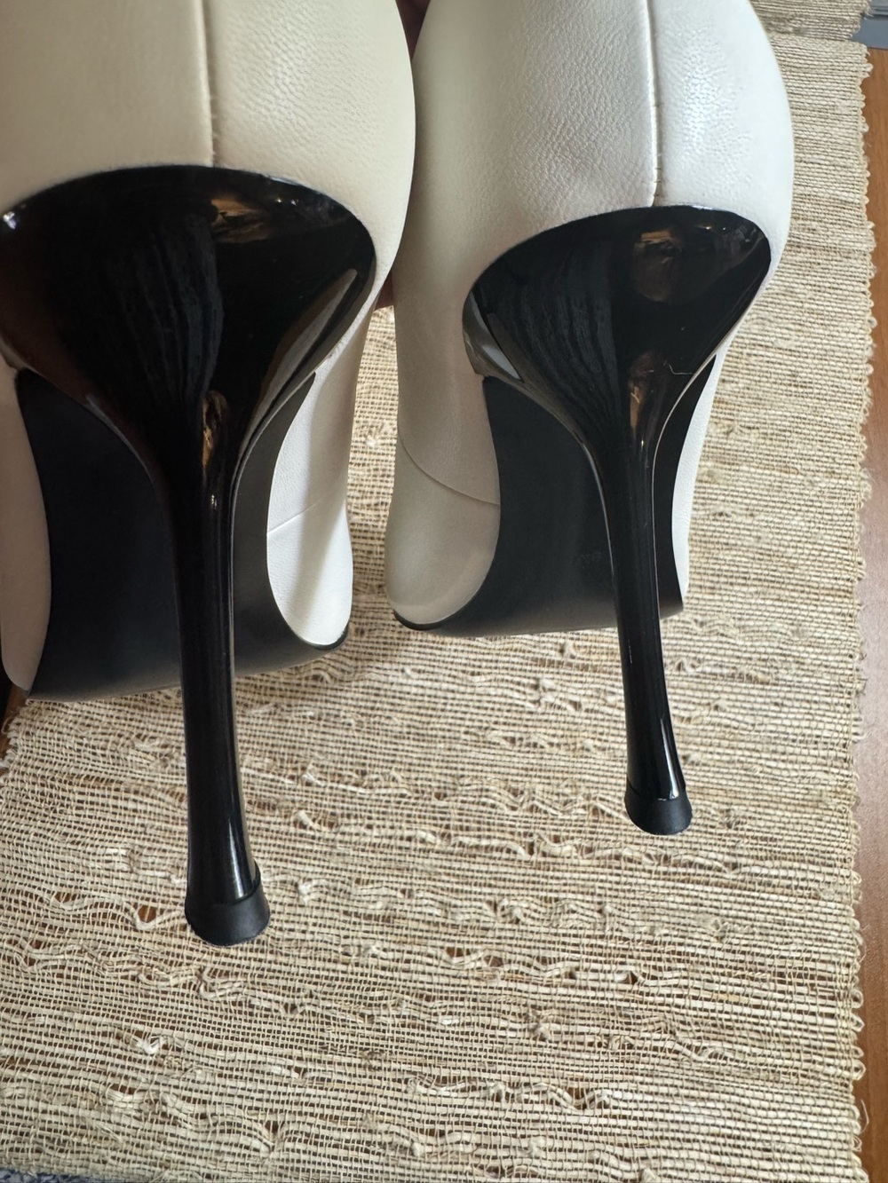 GUESS Peep Toe Stiletto Heels White with Black Patent Heels and Toe Points Sz 8 - Picture 13 of 16